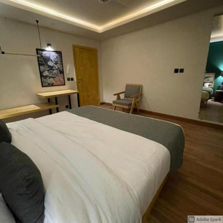 Eat And Read Hotel Skardu Buitenkant foto