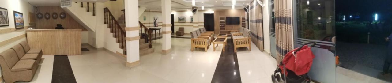 Eat And Read Hotel Skardu Buitenkant foto