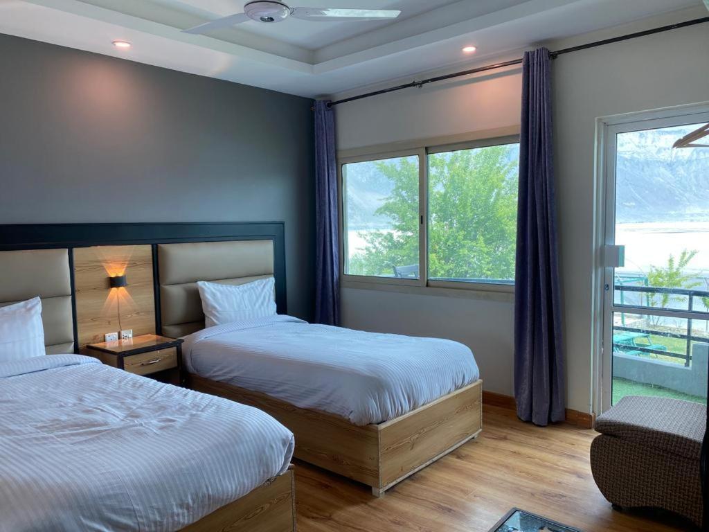 Eat And Read Hotel Skardu Buitenkant foto
