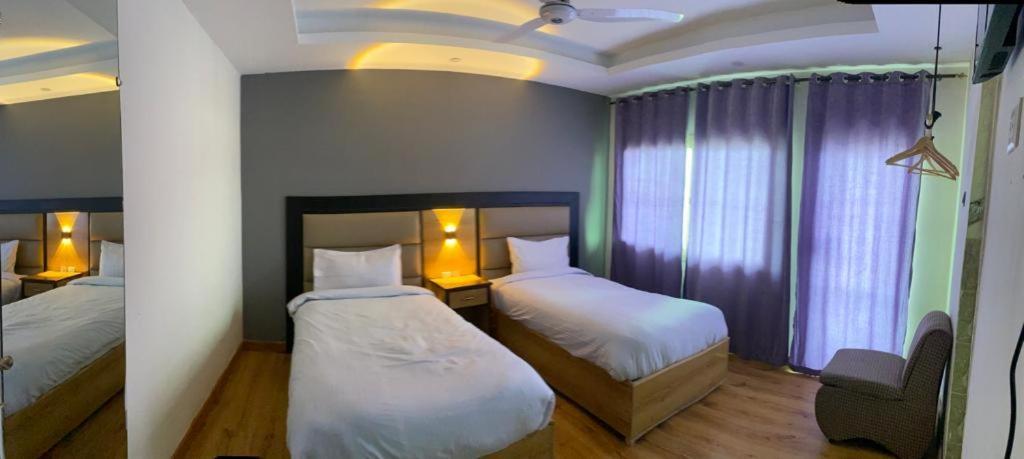Eat And Read Hotel Skardu Buitenkant foto