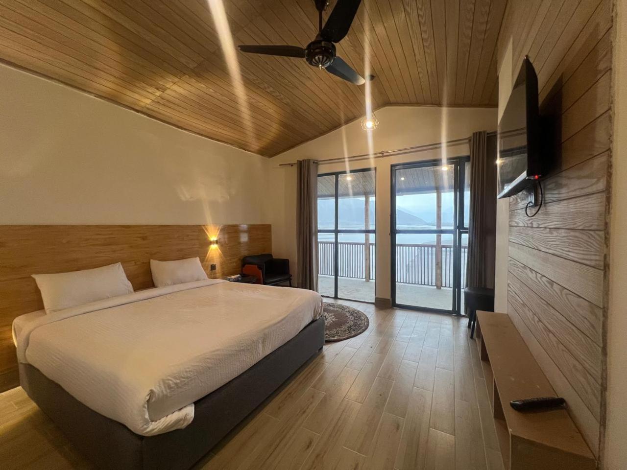 Eat And Read Hotel Skardu Buitenkant foto