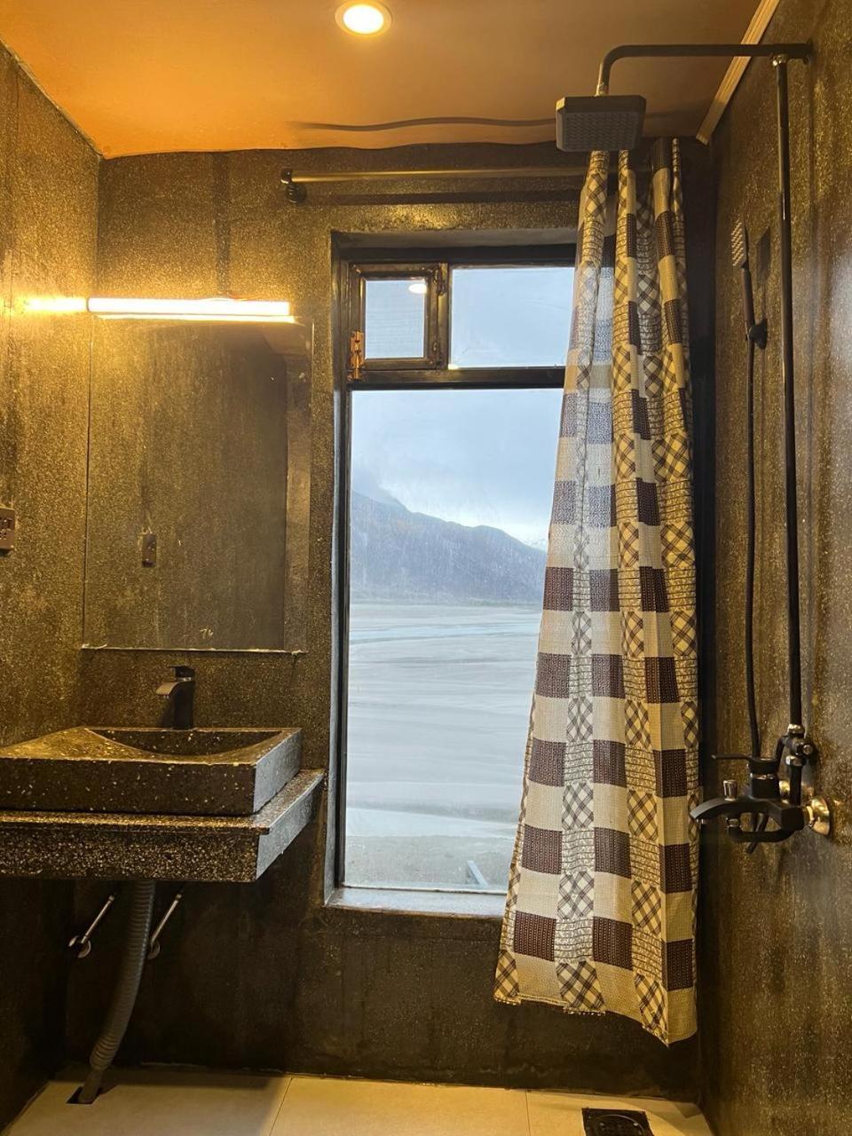 Eat And Read Hotel Skardu Kamer foto