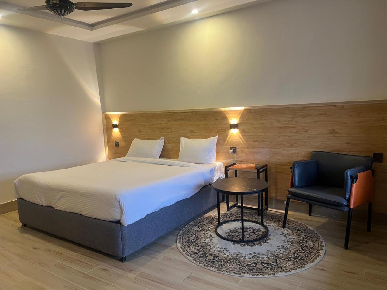 Eat And Read Hotel Skardu Kamer foto