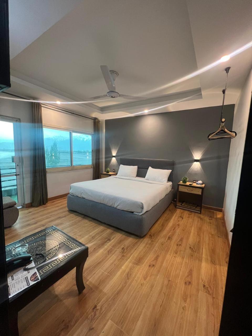 Eat And Read Hotel Skardu Buitenkant foto